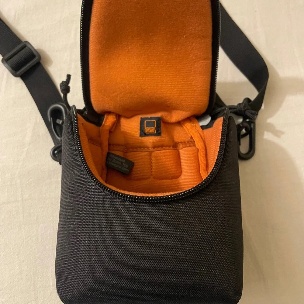 Lowepro Adventura Ultra Zoom 100 Camera Bag Black Padded‎ Shoulder Case Strap